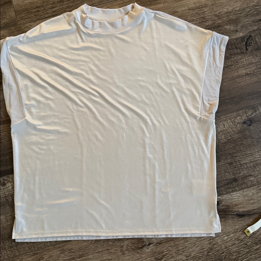 Express White Short Sleeve Tee - Picture 6 of 6